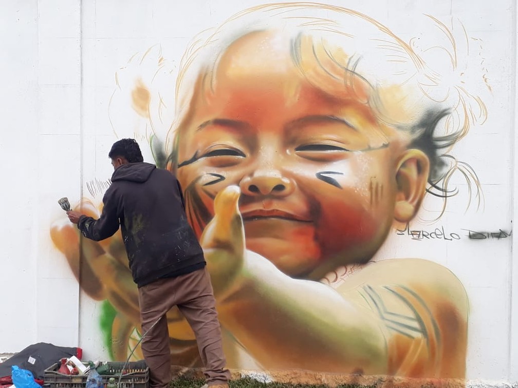 Artista Transforma Muro De 144 Metros Em Obra De Arte A Ceu Aberto Em Pinhais Fotos Parana G1