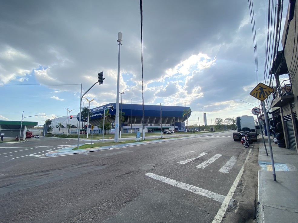 Rua Loris Cordovil, no bairro Alvorada, fica próxima a Arena da Amazônia, em Manaus. — Foto: Patrick Marques/g1 AM