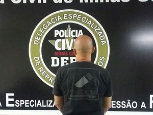 Homem preso Polícia Civil Juiz de Fora (Foto: Assessoria Polícia Civil/Divulgação)