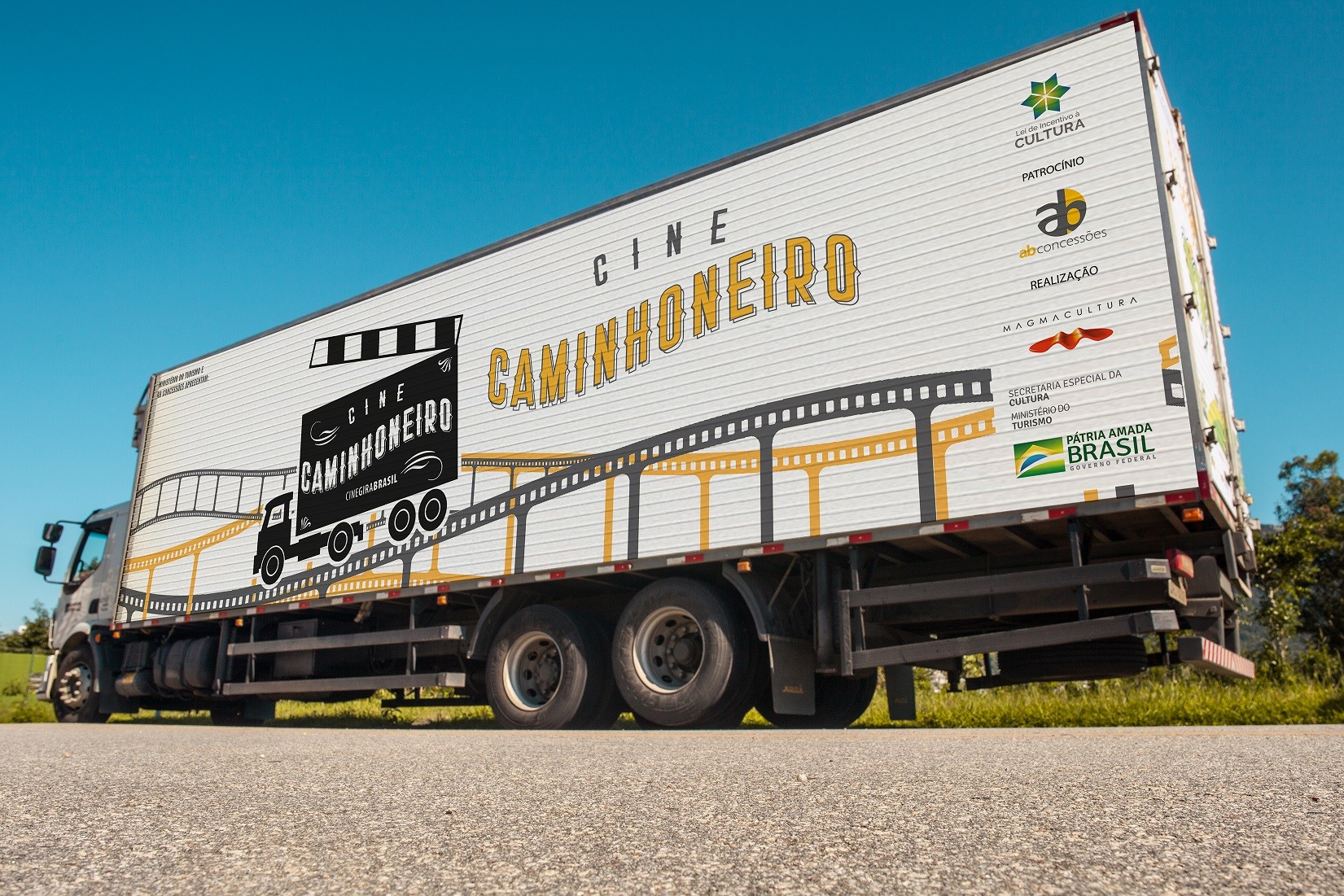 Cidades do Centro-Oeste de Minas recebem projeto Cine Caminhoneiro em pontos da MG-050