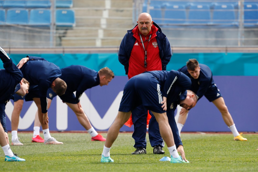 Stanislav Cherchesov comandou a Rússia na Copa de 2018 e segue à frente do time — Foto: Getty Images