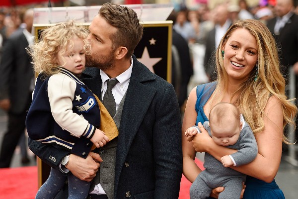 Ryan Reynolds Blake Lively e suas filhas  (Foto: Getty Images)