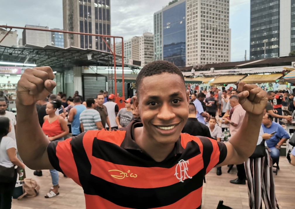 Washington Luiz evocou a pose que ficou famosa de Gabi Gol — Foto: Marcos Serra Lima 