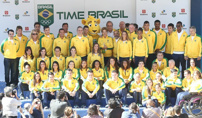 Dia Olímpico Dilma e atletas (Foto: Roberto Castro / ME)