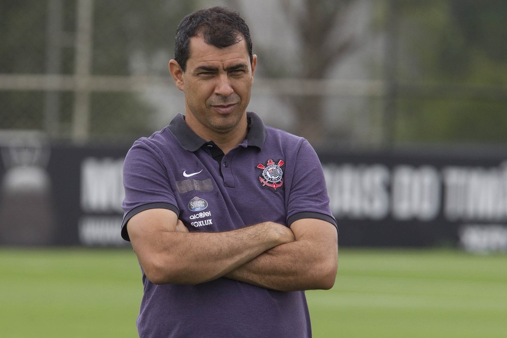 Carille diz que Corinthians baixou a guarda e manda recados à torcida