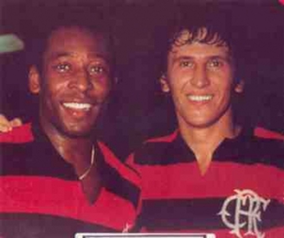Pel&eacute; e Zico juntos pelo Flamengo em 1979 &mdash; Foto: Site oficial do Flamengo