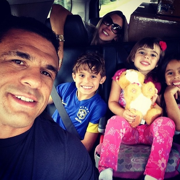 Vitor Belfort com a família (Foto: Reprodução / Instagram)