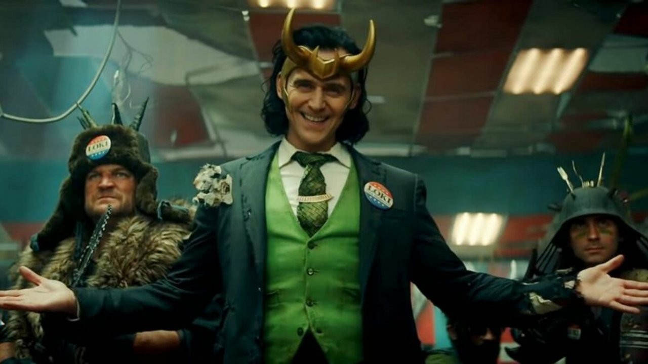Tom Hiddleston como o vilão Loki na série do personagem (Foto: Reprodução)