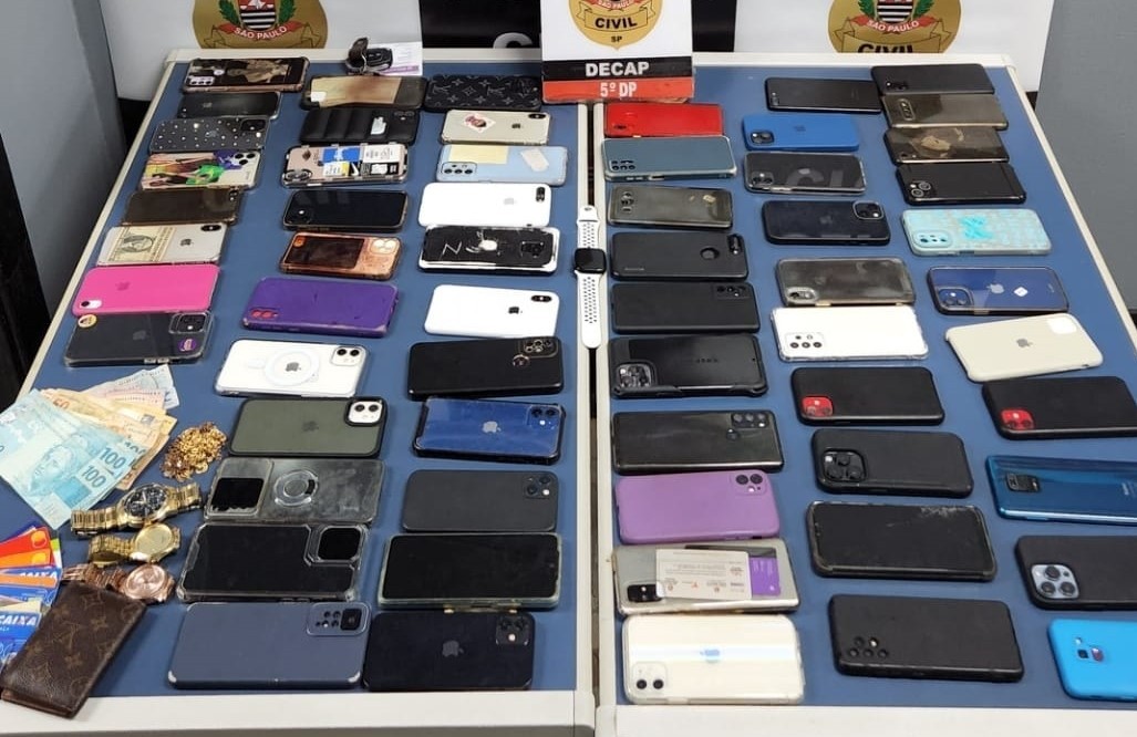 Samsung e Apple são as marcas de celular mais roubadas em SP; cidade tem um roubo ou furto de telefone a cada 3 minutos