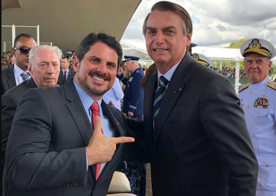 O senador Marcos do Val (Podemos-ES) e o presidente Jair Bolsonaro