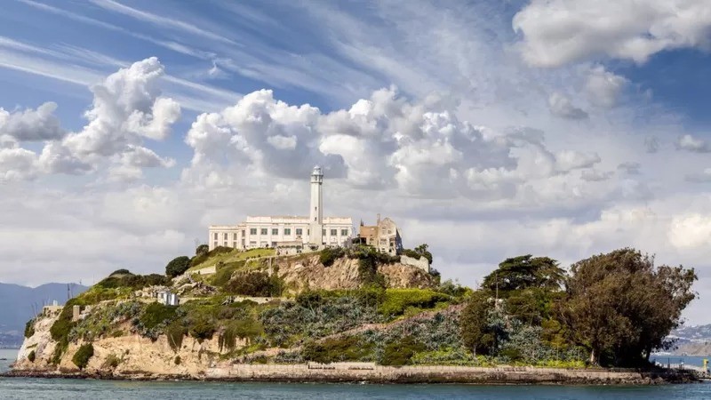 Quase 60 anos após sua desativação, Alcatraz continua a revelar segredos (Foto: Getty via BBC News)