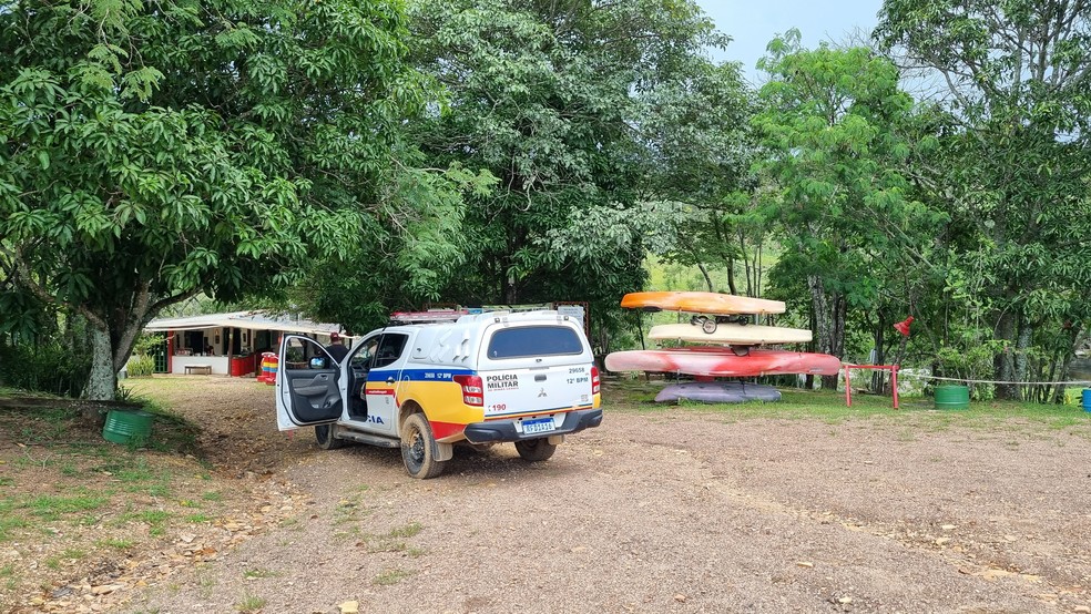 Casal se afoga em poço de cachoeira em São João Batista do Glória — Foto: Hélder Almeida