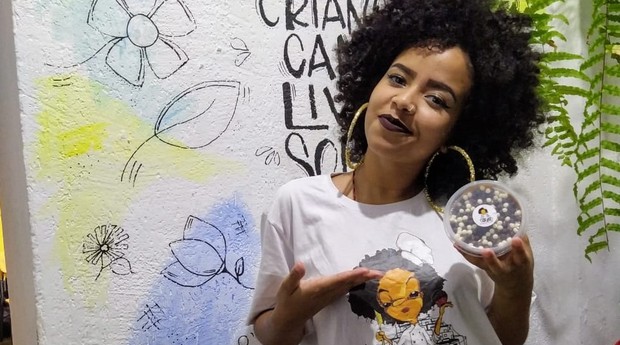 Gabriela Oliveira, de 19 anos, é a fundadora da Doce Ghetto Brigaderia (Foto: Divulgação)