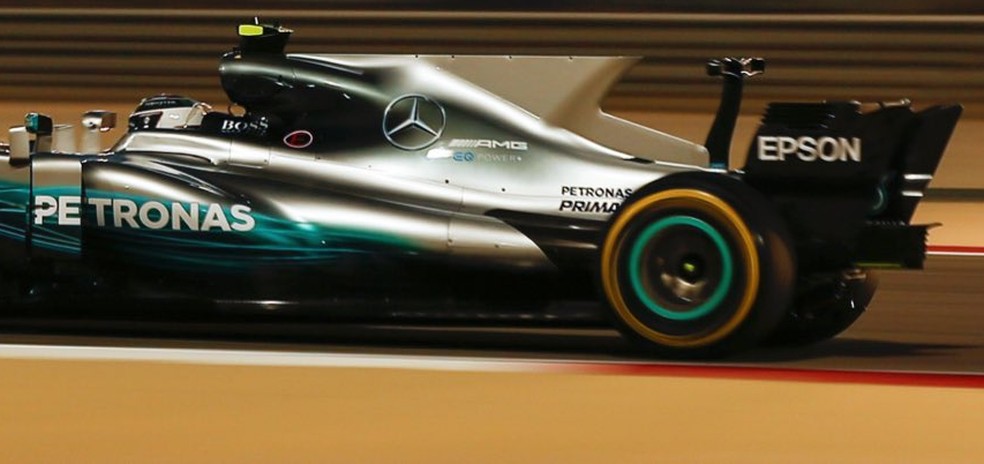 Valtteri Bottas perdeu parte da asa T durantes os treinos para o GP do Bahrein (Foto: Reprodução)