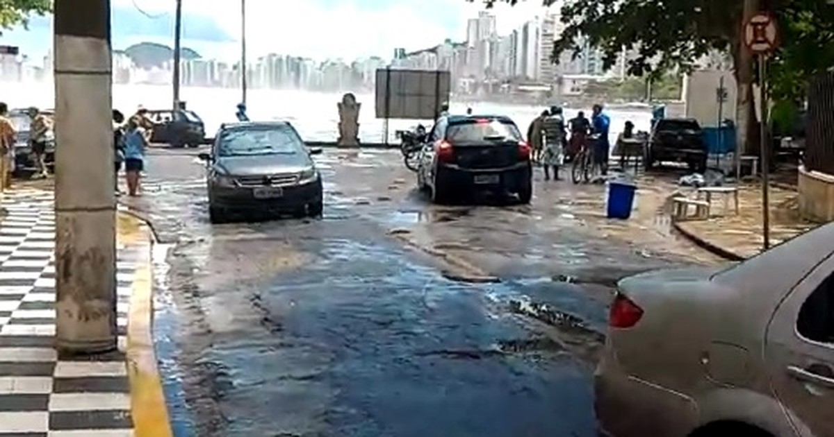 G1 Homem Leva Choque Elétrico Após água Do Mar Atingir Poste Em Guarujá Notícias Em Santos E 8884