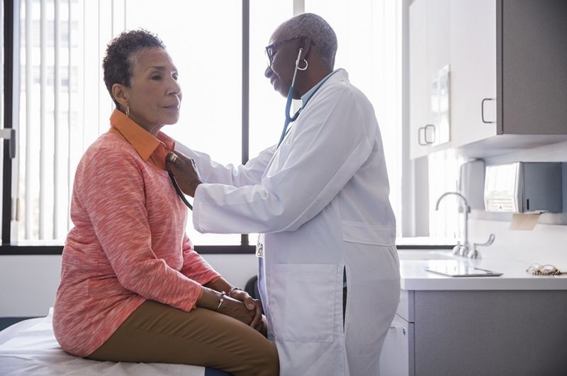 Nos EUA, os check-ups médicos dão grande importância à presença da dor (Foto: Getty Images via BBC News)
