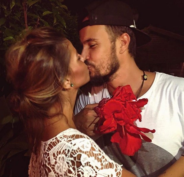 Vanessa Ribeiro mostra foto romântica com Paulo Vilhena  (Foto: Reprodução/Instagram)
