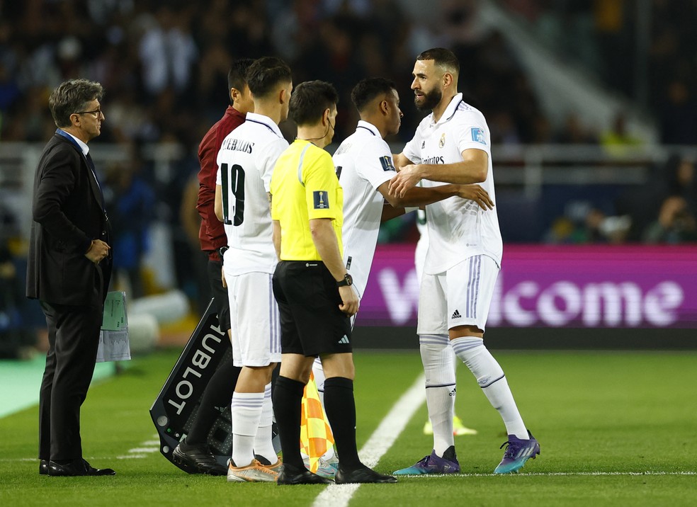 Rodrygo entra no lugar de Benzema e &eacute; xingado por torcedores do Flamengo na final do Mundial de Clubes &mdash; Foto: Andrew Boyers/Reuters