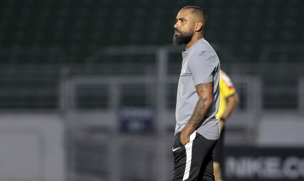 Técnico do sub-20 do Corinthians, Dyego Coelho é diagnosticado com Covid-19