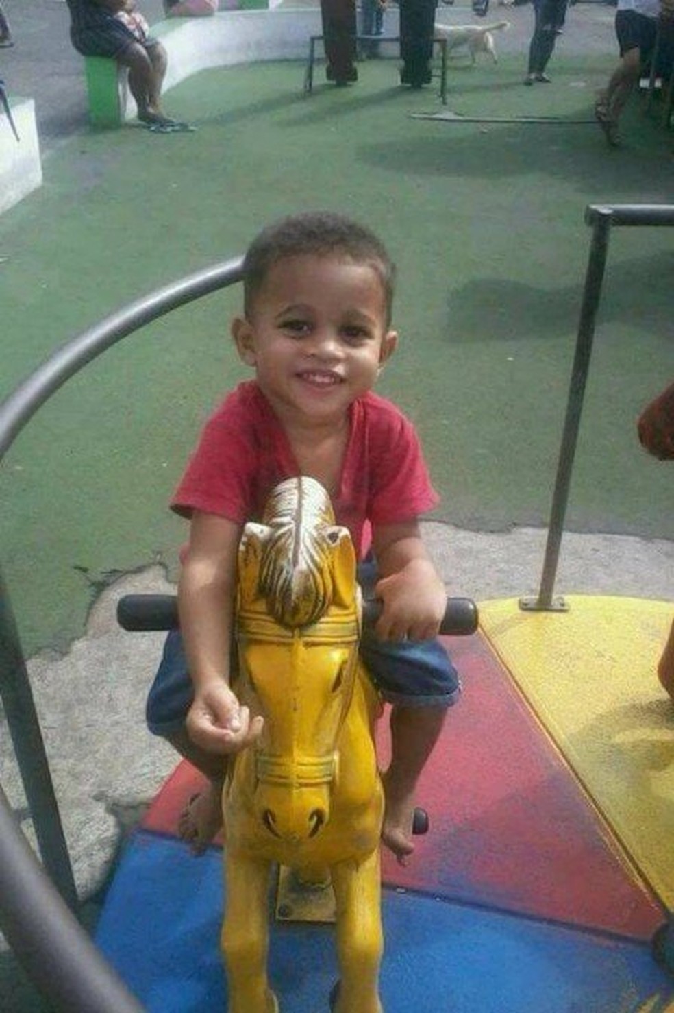 Victor Gabriel Matheus respira por aparelhos e está em coma induzido. (Foto: Reprodução/ Redes Sociais)
