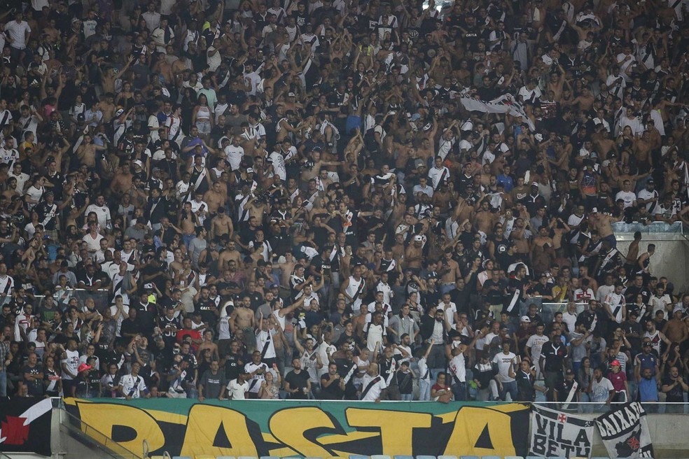 Torcida do Vasco em festa no clássico diante do Flamengo — Foto: Rafael Ribeiro/Vasco