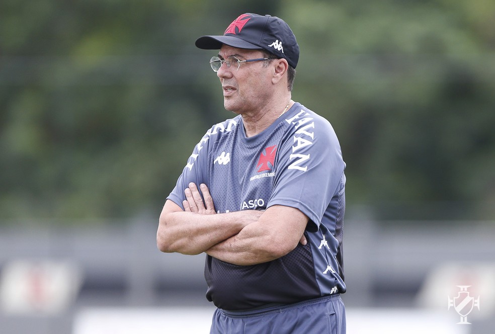 Escalação do Vasco: Luxemburgo testa time com Bruno Gomes no meio e Pikachu na ponta