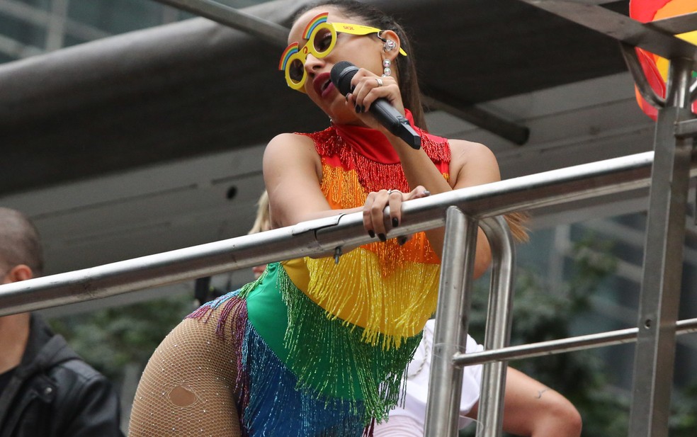 Anitta se apresenta na Parada LGBT (Foto: Fábio Vieira/ Fotorua/ Estadão Conteúdo)
