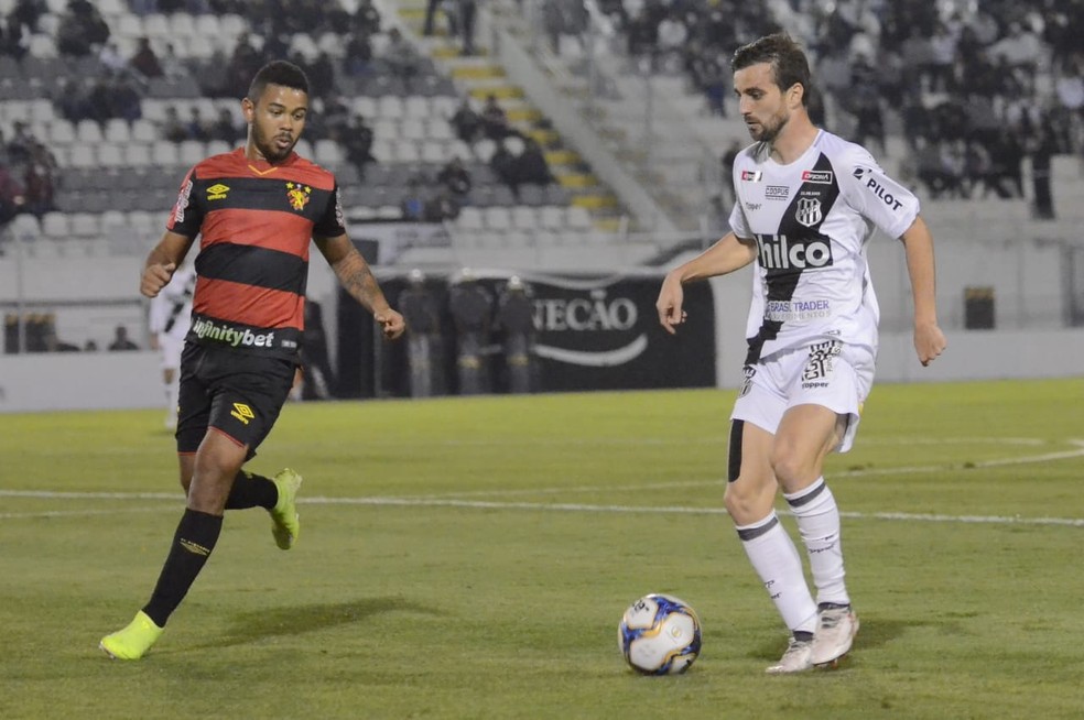 Longuine disputou nove partidas no ano passado — Foto: PontePress/Álvaro Jr