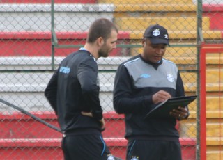 Roger vê Grêmio adaptado ao México para superar pressão em estreia