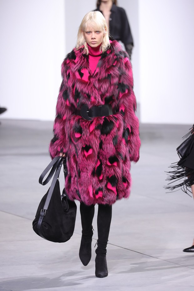 #SuzyNYFW: Michael Kors - Marshalling The Military - Vogue | en