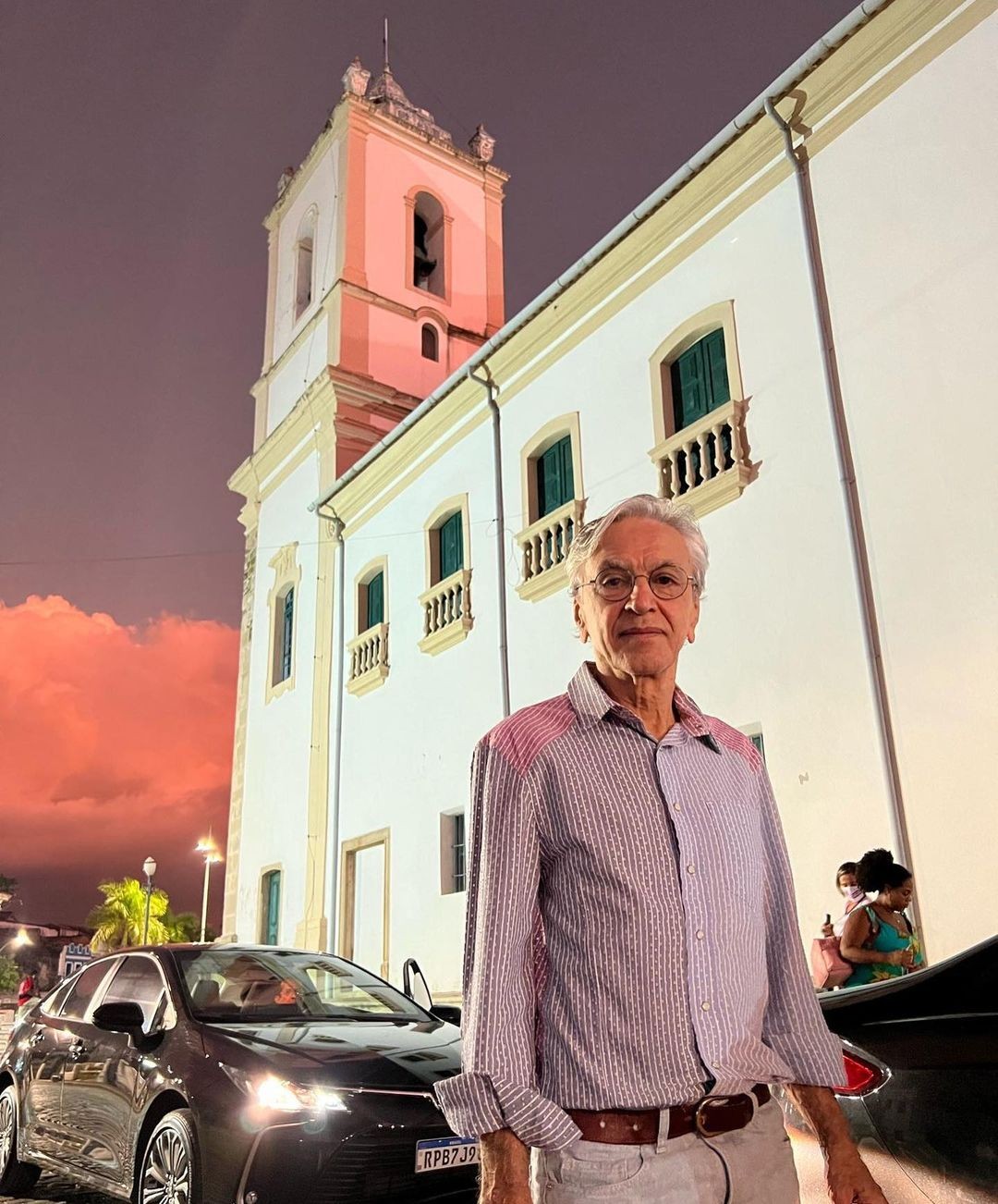 Caetano Veloso visita familiares em Santo Amaro: 'minha cidade'