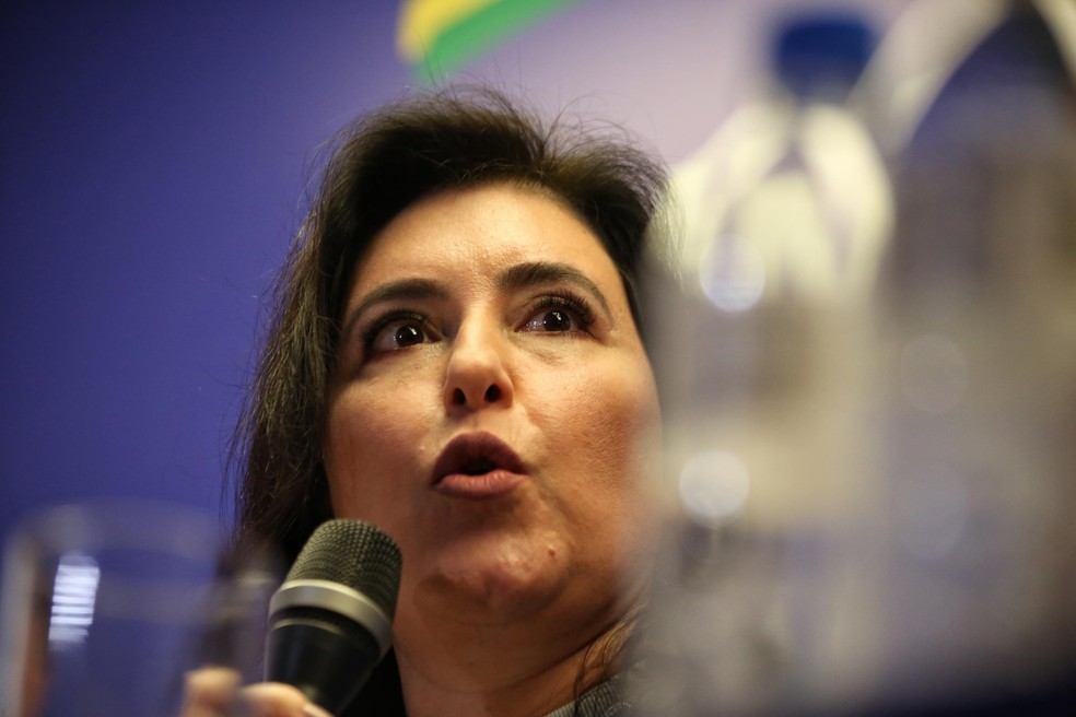 A pr&eacute;-candidata &agrave; Presid&ecirc;ncia da Rep&uacute;blica, Simone Tebet, concede coletiva de imprensa na Sede do Diret&oacute;rio Nacional do MDB em Bras&iacute;lia (DF), nesta quarta-feira (25). &mdash; Foto: F&aacute;TIMA MEIRA/FUTURA PRESS/FUTURA PRESS/ESTAD&Atilde;O CONTE&Uacute;DO