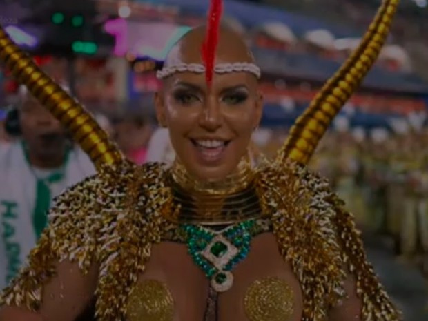 Giovana Angélica, rainha de bateria da Mocidade Independente no Carnaval 2022 (Foto: Reprodução/TV Globo)