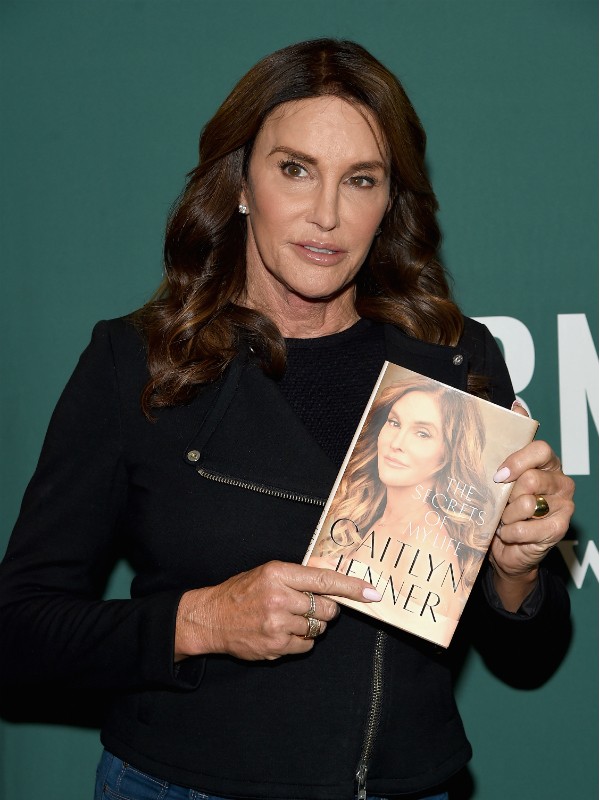 Caitlyn Jenner durante lançamento de sua biografia, em Nova York (Foto: Getty)