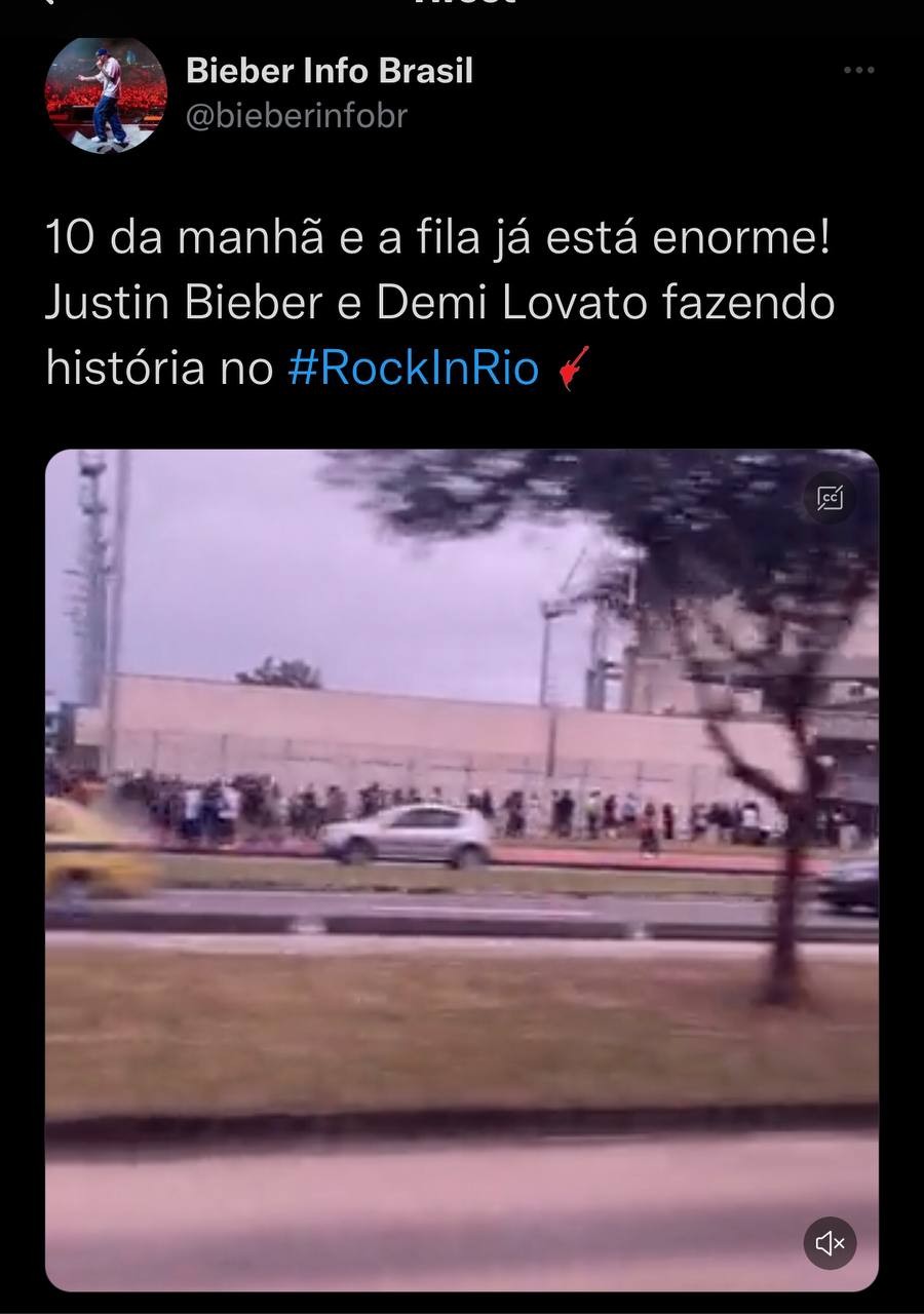 Fãs gravam fila sem fim em frente a cidade do rock (Foto: Reprodução /Twitter)