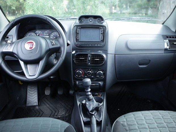 Interior da Fiat Strada (Foto: Caio Kenji / G1)