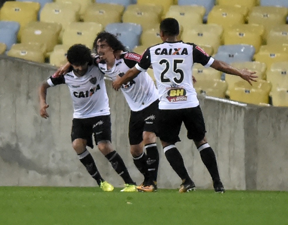 Valdívia marcou, no Maracanã, o primeiro gol pelo Atlético-MG (Foto: André Durão)