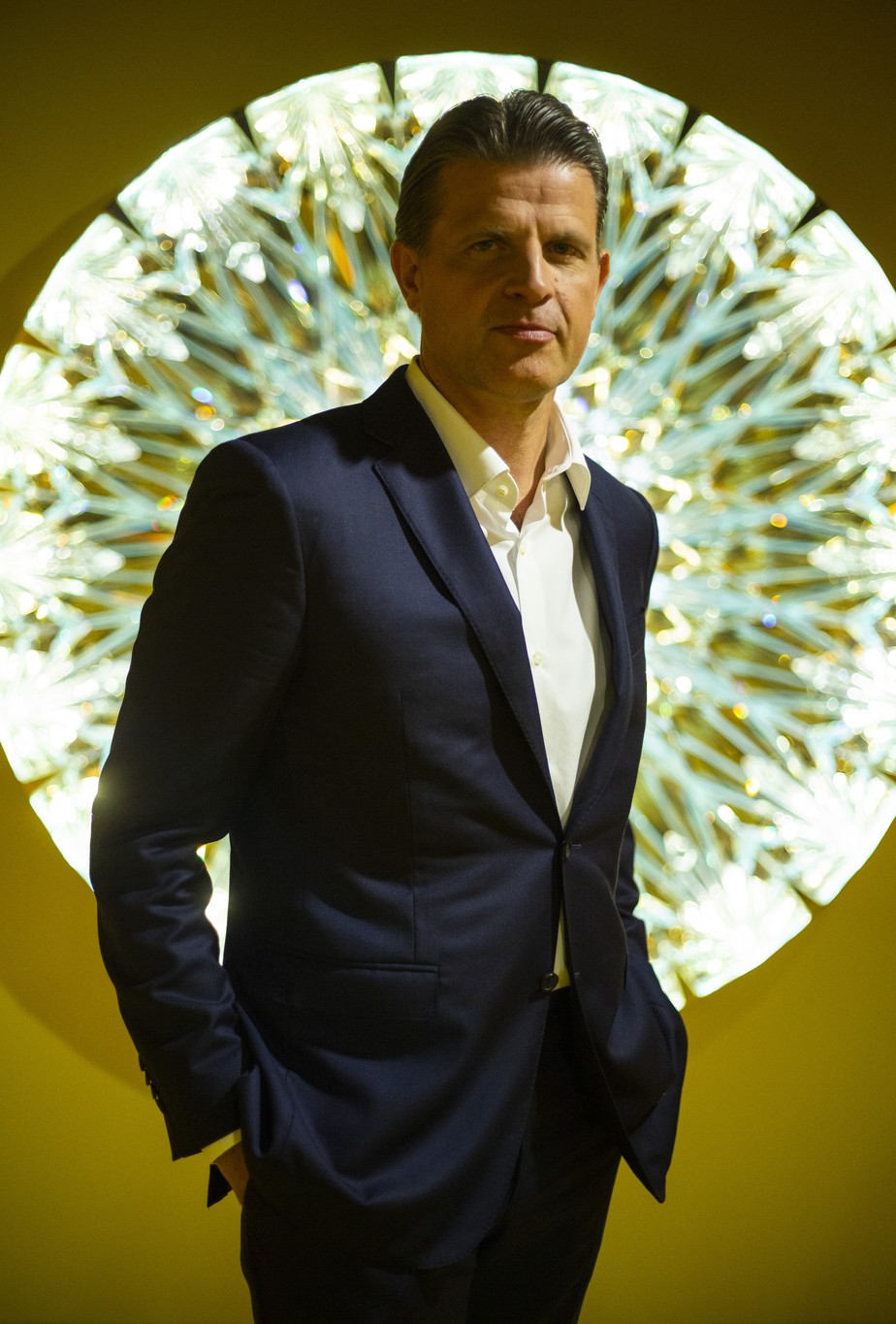 Anthony Ledru, CEO global da Tiffany, esteve no Brasil para a exposição Yellow is the new blue, em São Paulo, quando o Diamante Tiffany foi exibido pela primeira vez na América Latina