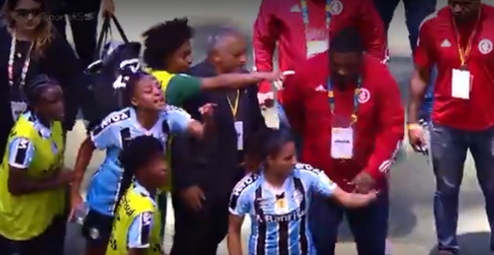 Grêmio se manifesta sobre episódio de racismo no clássico Gre-Nal Feminino, pela final do Gauchão