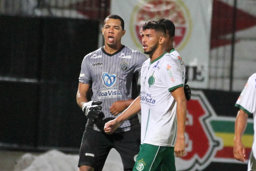 Delone, ex-Am�rica-PE e Campinense, vai ser o goleiro titular do Patinho em 2019 � Foto: Aldo Carneiro/Pernambuco Press