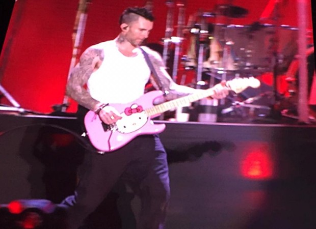 Adam Levine faz show com o Maroon 5 no Rio (Foto: Quem Acontece)