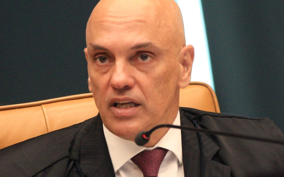 Moraes deve decidir sobre clubes de tiros durante eleições 'nas próximas horas', segundo sindicalistas