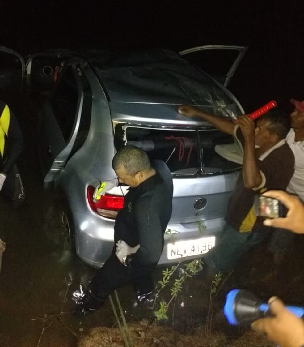 Carro caiu em rio e motorista acabou se afogando em Nova Olinda (Foto: DivulgaÃ§Ã£o/Corpo de Bombeiros)