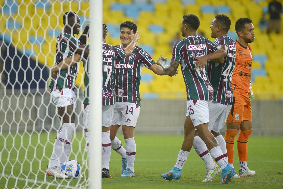 Fluminense comemorando gol contra o Oriente Petrolero — Foto: Alexandre Durão