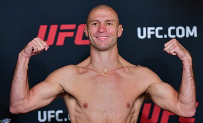 Donald Cerrone tomada oficial de peso UFC 205 (Foto: Jason Silva)