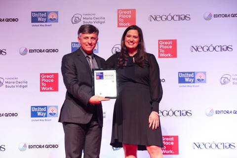 A Cigam foi premiada na categoria Médias Nacionais. Quem recebe o prêmio é o Diretor de Operações e Recursos Humanos Vanderlei André Reinhart