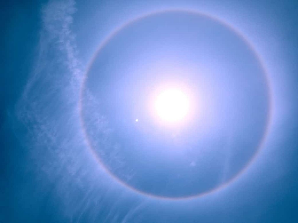 'Arco-íris no sol' chama atenção de moradores — Foto: Arquivo Pessoal
