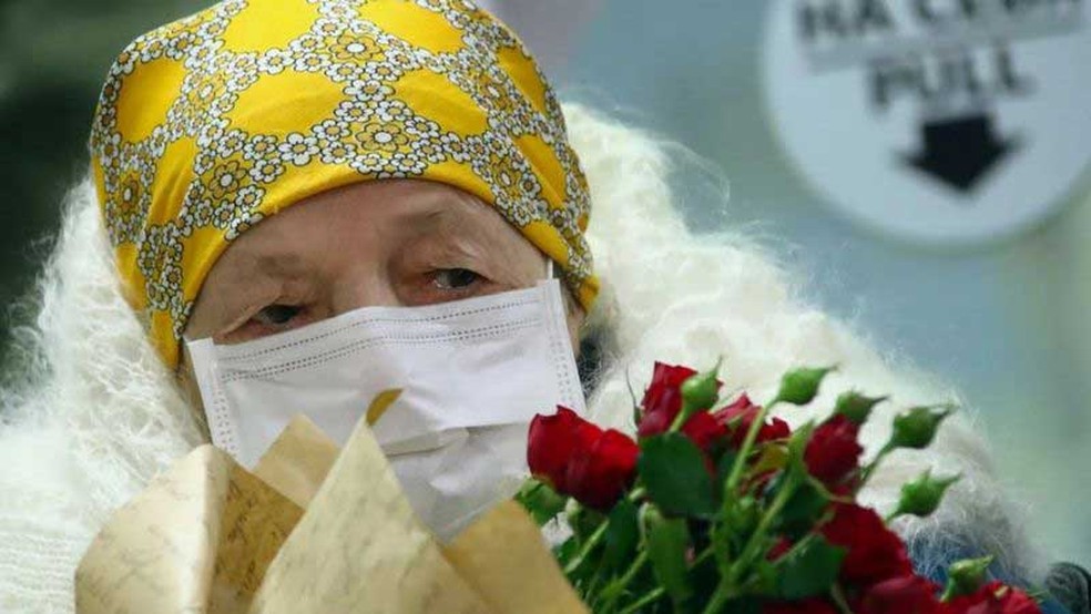 Pelageya Poyarkova, de Moscou, completou 100 anos no ano passado — e é uma das poucas pessoas dessa idade que contraiu covid-19 e se recuperou — Foto: Getty Images