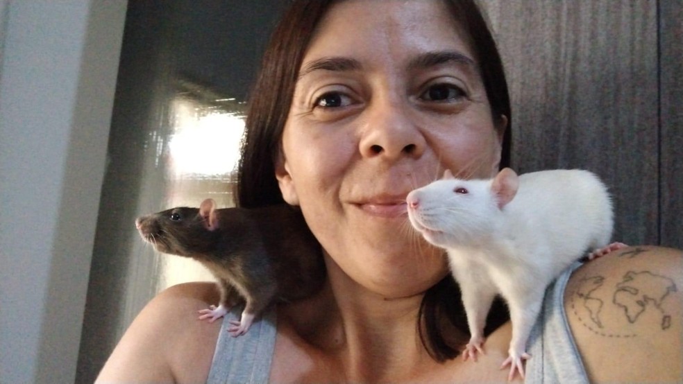 Erica Amorim é tutora das ratinhas Pipoca e Kali — Foto: Arquivo pessoal/Erica Amorim