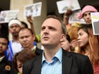 Tailândia condena britânico a 3 anos de prisão condicional por difamação